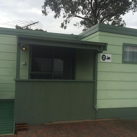 Lake Albert Caravan Park Hotel Meningie ภายนอก รูปภาพ