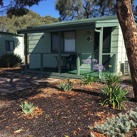 Lake Albert Caravan Park Hotel Meningie ภายนอก รูปภาพ
