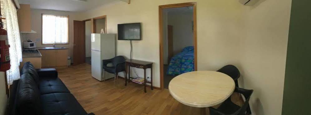 Lake Albert Caravan Park Hotel Meningie ภายนอก รูปภาพ