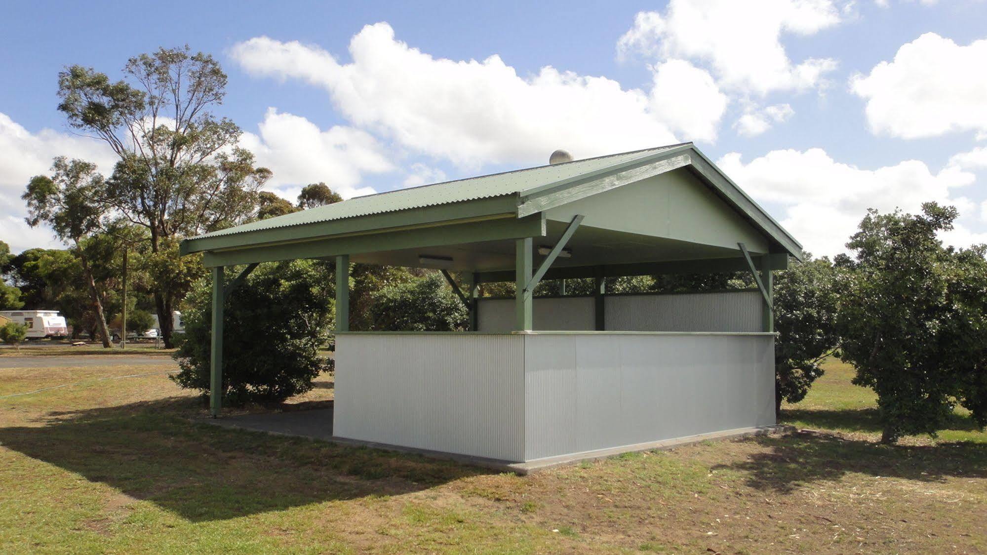 Lake Albert Caravan Park Hotel Meningie ภายนอก รูปภาพ