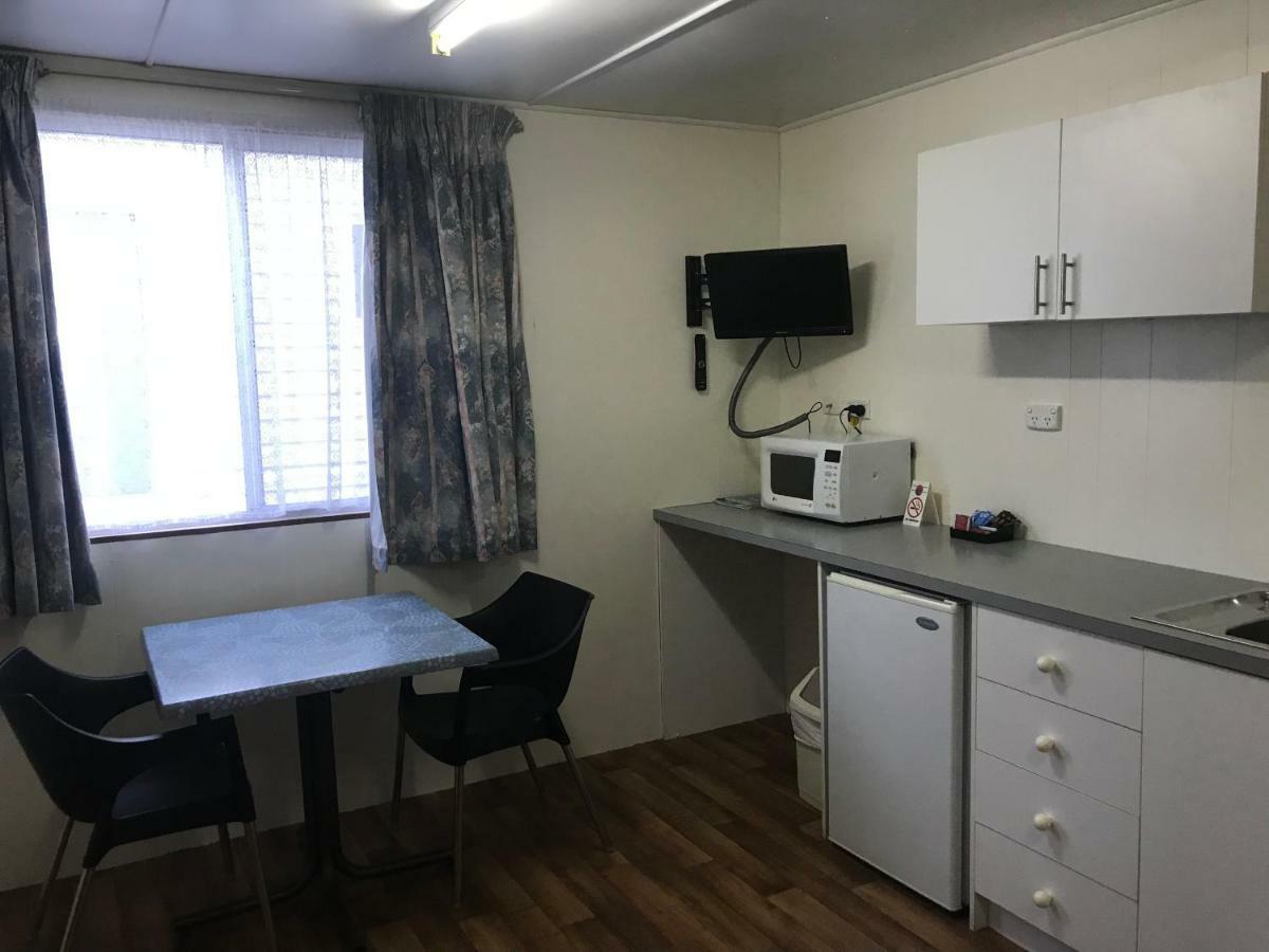 Lake Albert Caravan Park Hotel Meningie ภายนอก รูปภาพ