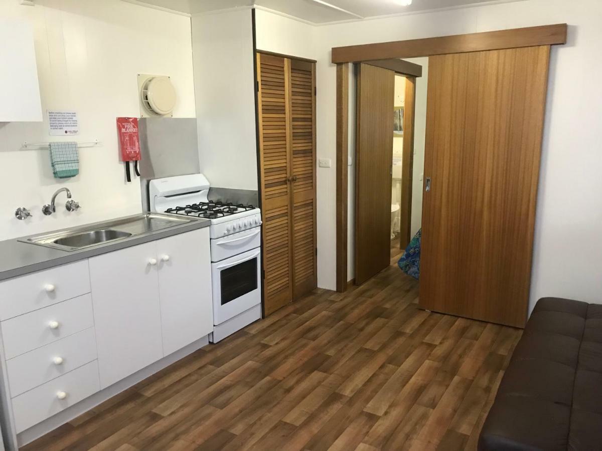 Lake Albert Caravan Park Hotel Meningie ภายนอก รูปภาพ
